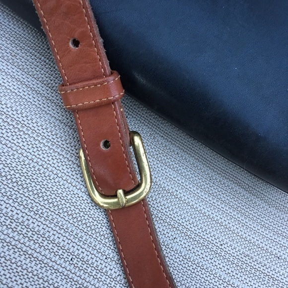 COACH messenger black/tan trim, fold snap closure - Picture 5 of 8